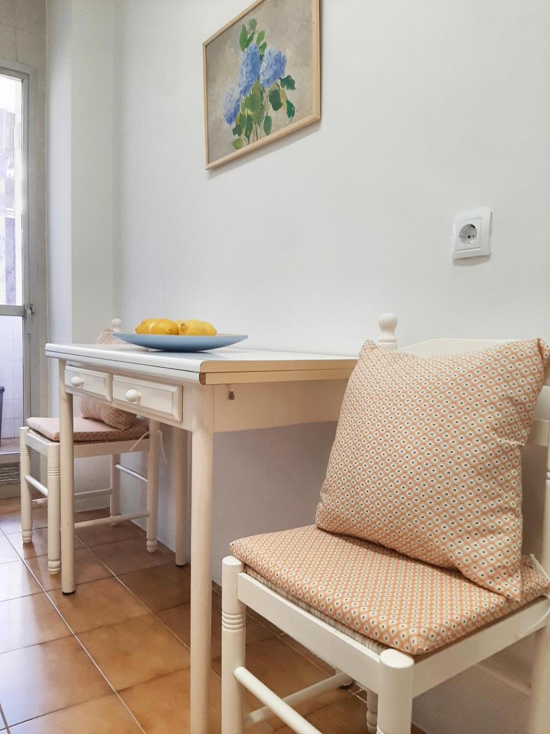 Panoramic Views To The Sea In Apartament *